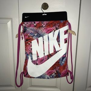 Nike drawstring bag